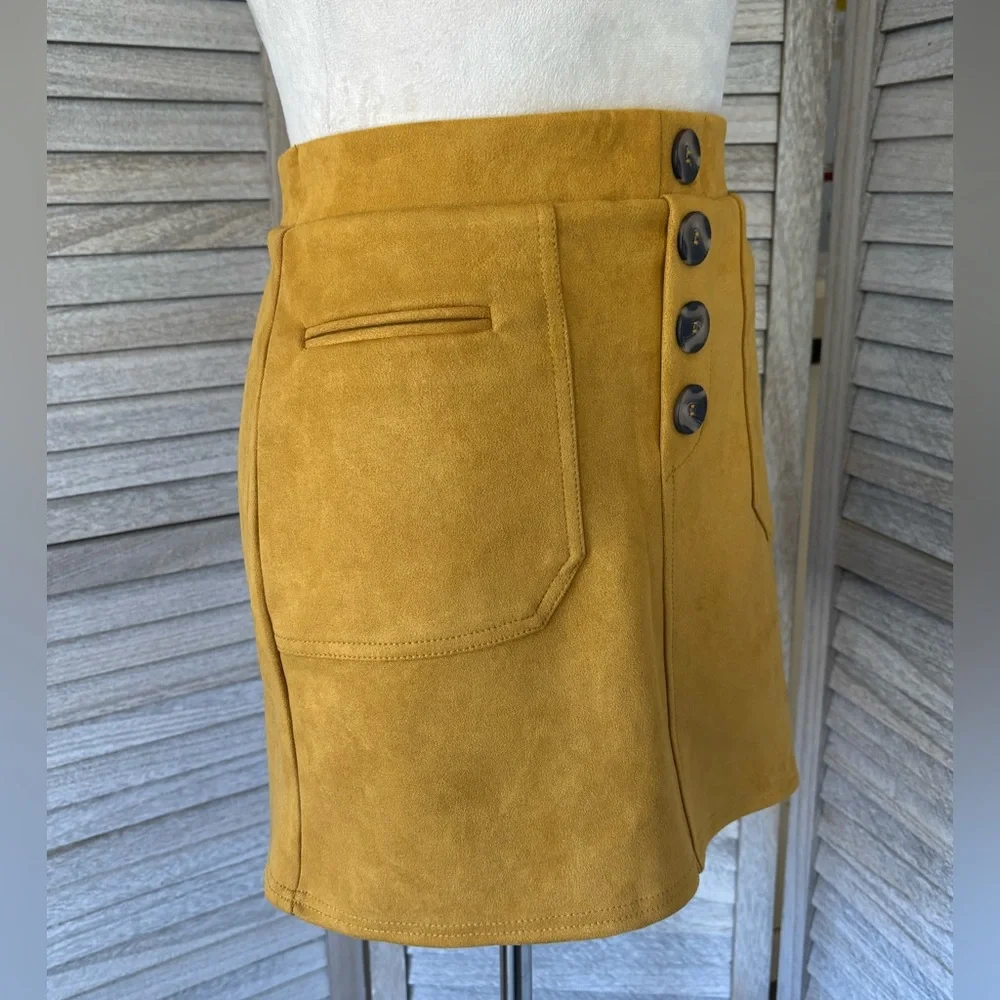 BLASHE Women’s SZ M Faux Stretch Suede Mini Skirt, Rich Saffron Yellow Color - Picture 3 of 16